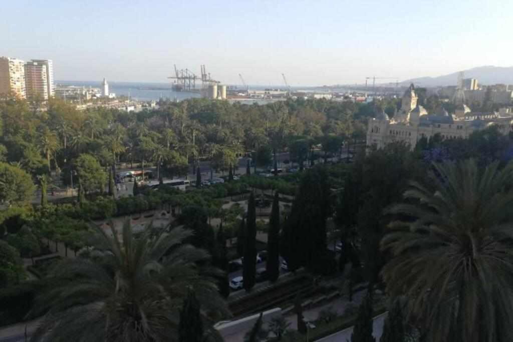 Apartamento En Pleno Centro De Малага Екстер'єр фото